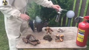 Как легко разжечь дымарь и сделать дым пахучим.