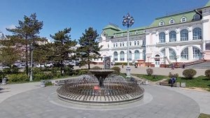 ЖД вокзал Хабаровска, привокзальная площадь.