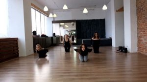 Стрип-Пластика для начинающих движения на полу
