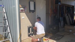 Off-Grid Solar Install with Meritsun 48V LiFePO4 Wall Mount Battery and Growatt SPF 5000 ES Inverte