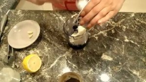 Мятный соус. Мятный соус на сметане к мясу! Белый соус к мясу. Соус сметанный.