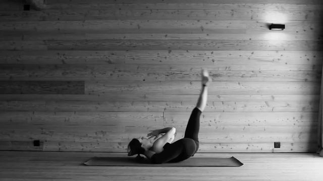 Ashtanga Vinyasa Yoga - Sthira Bagha смотреть онлайн