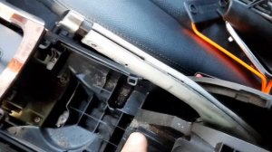 MERCEDES W245 B-180cdi. Разборка центральной консоли.