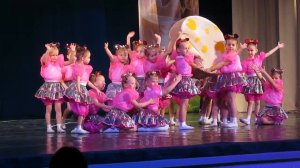 Танец "Мышата". Группа "Горошки". Ансамбль "Огоньки". Концерт "День матери".  23.11.2019.