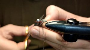 Нимфа для зимней рыбалки на окуня и плотву