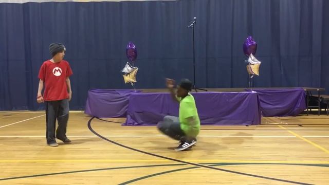 Bboy Code Red and Bboy Jam Rock Breakdancing at a Talent Show смотреть онлайн