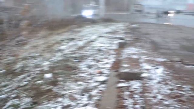 уфа черниковка 30 10 2023 снегопад. умный песель собака живет там много лет у кольца и на заводе смотреть онлайн