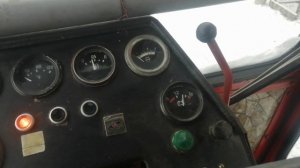 #ЛТЗ -55.  Первый запуск двигателя на холоде. "Умирает" аккумулятор. Отопитель в кабине греет.