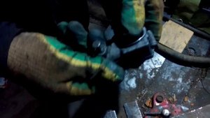 Восстанавливаем крестовину рычага КПП Ауди 100 и Ауди 80.