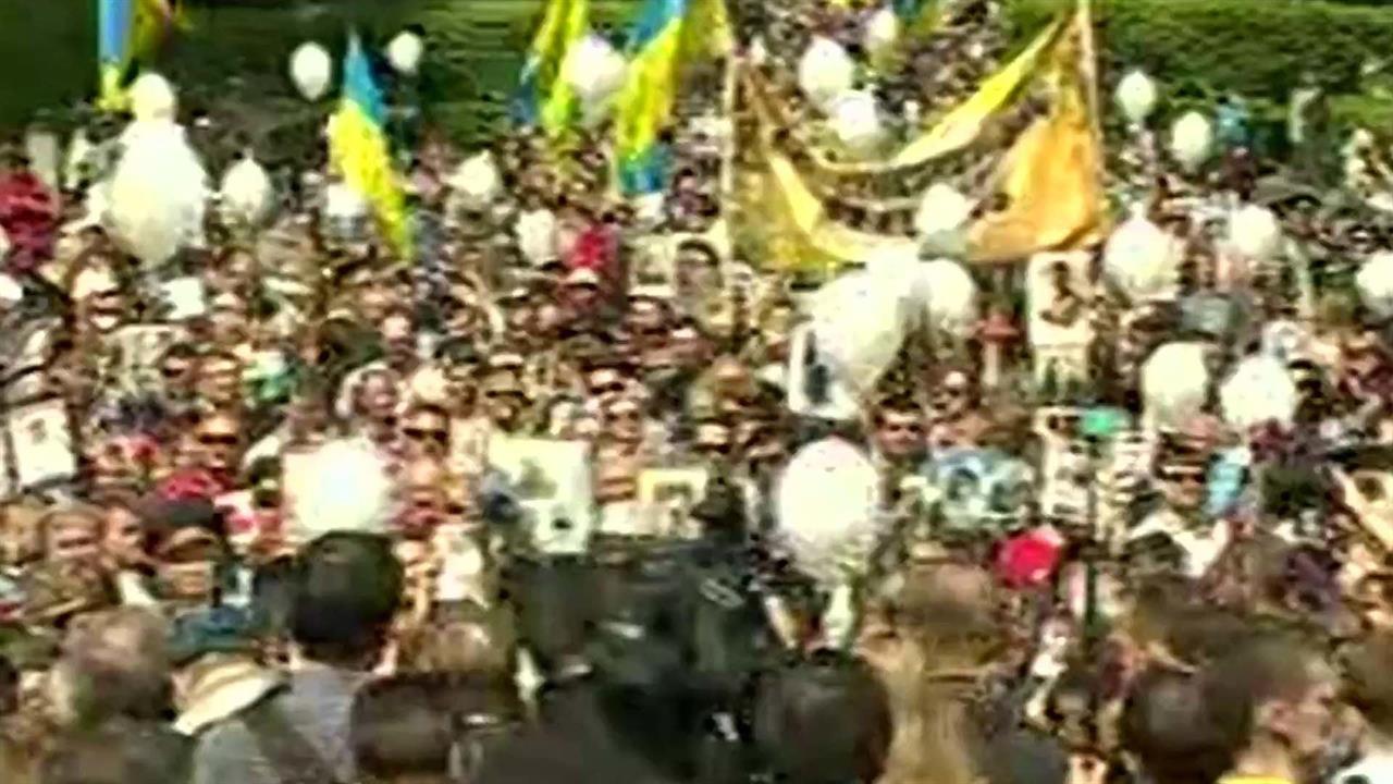 В Киеве проходит акция "Бессмертный полк"