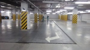 Мойка парковки при помощи поломоечной машины