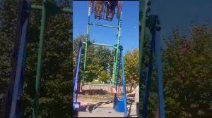 Решили с Катюхой купить билеты на аттракцион "Хип-Хоп". Это страшнее, чем кажется 😂