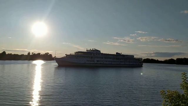 Круизный теплоход "К. А. Тимирязев" начало Канала им. Москвы 25.07.2021 смотреть онлайн