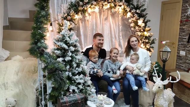 УПАКОВКА НОВОГОДНИХ ПОДАРКОВ С ДУШОЙ / УКРАШАЕМ ДЕТСКУЮ / НОВОГОДНЯЯ ФОТОСЕССИЯ смотреть онлайн