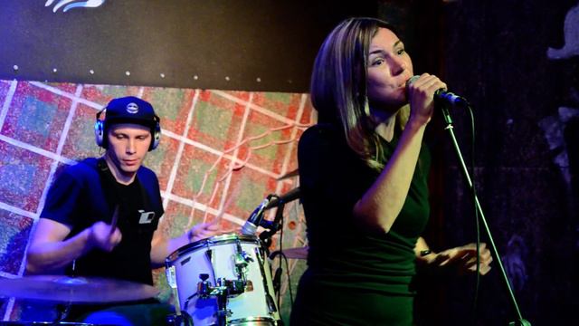 ЕЖЕВИКА ОБЕРЕГ  Live in Glastonberry (Москва 2020) смотреть онлайн