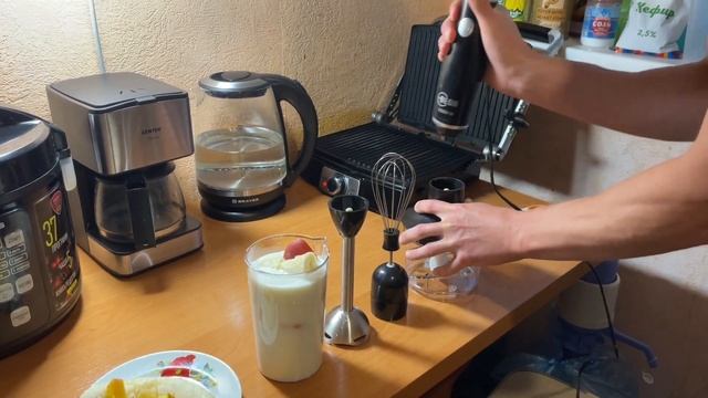 Приготовление коктейля блендером BEON BN-2013 смотреть онлайн