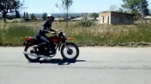 Как поднять мотоцикл на заднее колесо (мотоцикл Минск)