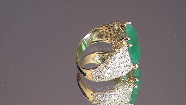 Шикарное кольцо с крупным изумрудом 7,88 карат месторождение Малышево Россия и бриллиантами смотреть онлайн