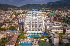 Гостиница Andaman Beach Suites на пляже Патонг острова Пхукет