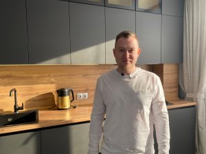 Как обыграть газовый котел на кухне? А еще и вытяжку вот так надо делать