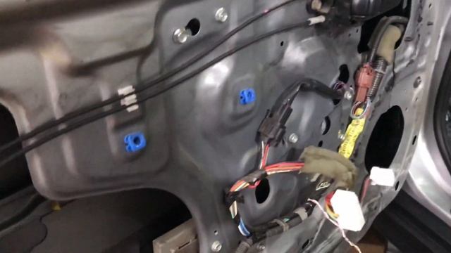 О шумоизоляции задумываются, когда недовольны качеством заводской «шумки». Ниссан Тиида смотреть онлайн