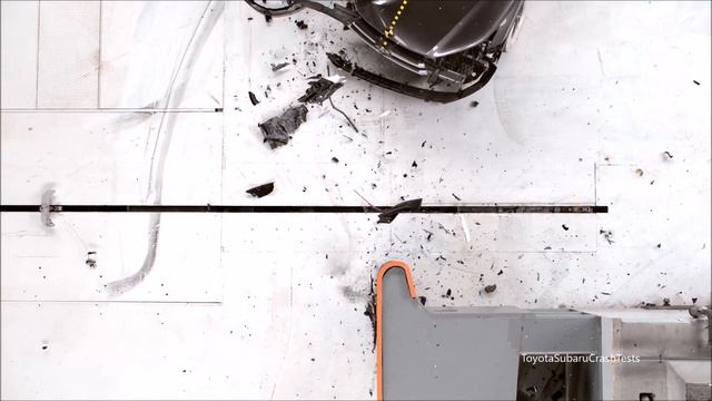 2014-2019 Toyota Highlander IIHS Passenger-Side Small Overlap Crash Test
