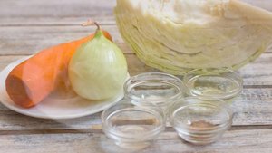 Жареная капуста на сковороде - простой и быстрый рецепт из доступных продуктов!