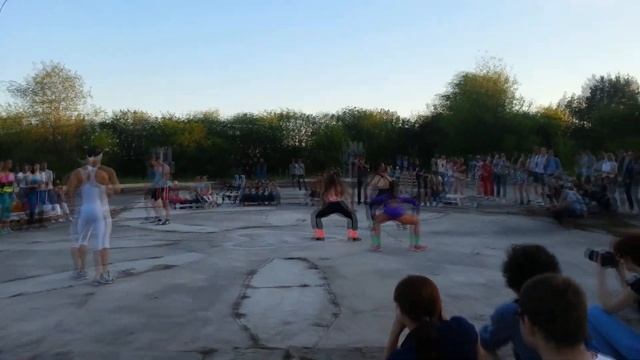 «Кислотные 80-х». Ритмическая гимнастика от спортивного клуба ФИТ ЛАЙН
