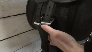 Лошади натирает подпруга! Обзор выездковых подпруг.