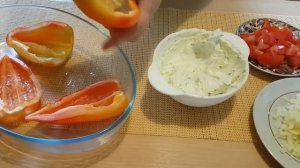 Закуска из печеного перца с сыром