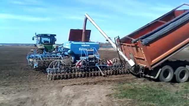 Загрузка семян в сеялку смотреть онлайн