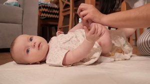 The Ultimate Guide to Changing a Diaper: A Step-by-Step Tutorial for Parents