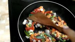 Макароны с овощами (покупной смесью). Рецепты на каждый день. Постный  стол.