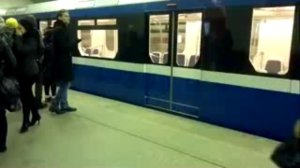 Метропоезд Нева