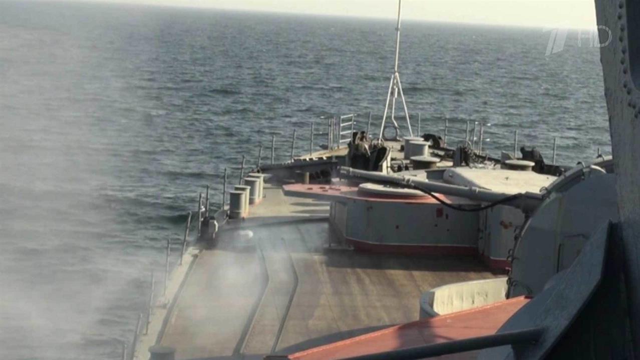 Большой противолодочный корабль "Адмирал Виноградов" провел учебные стрельбы в Японском море