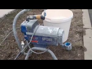 Покраска бетонного забора безвоздушным краскопультом HYVST SPT 390