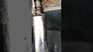 Из за глубокой загрузки из насоса выдавливает масло