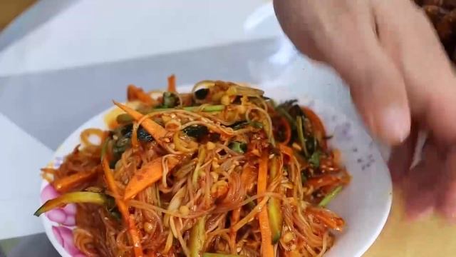 Comforting Braised Spicy Beef Bone, Simple Home cooked Recipe, Delicious And Juicy | Mukbang смотреть онлайн