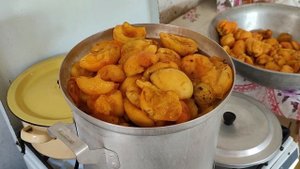 Абрикосовый сок без сахара в соковарке СССР