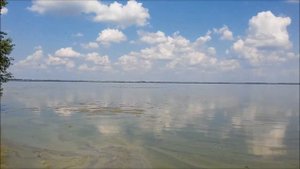 Вчера купались в озере и делали деревянный настил.