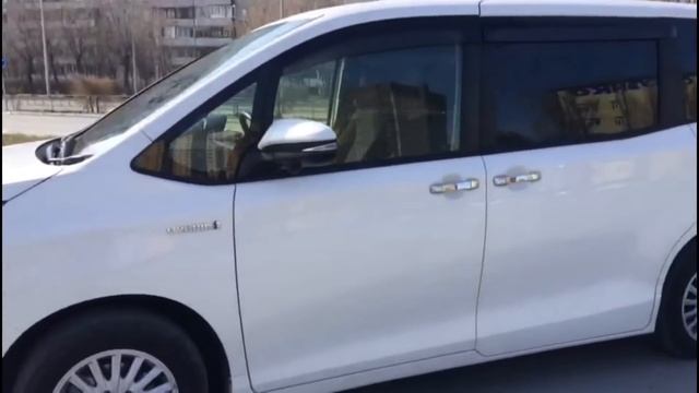 Минивен гибрид, Voxy, он не пожалел
