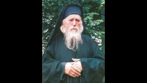 Архимандрит Клеопа (Илие)   O колдуньях и гадалках