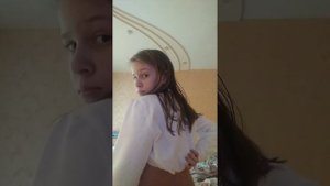 Как как сделать короткую футболку своими руками не обрезая её.