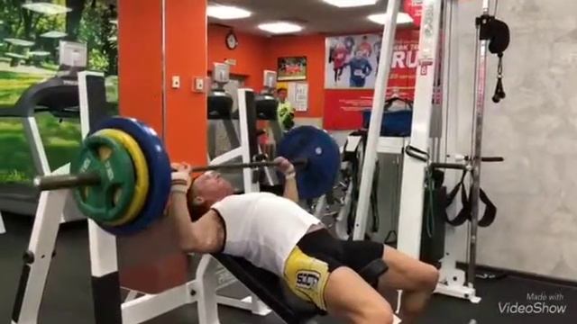 Жим груди под углом 45° на верхнюю часть грудной клетки смотреть онлайн