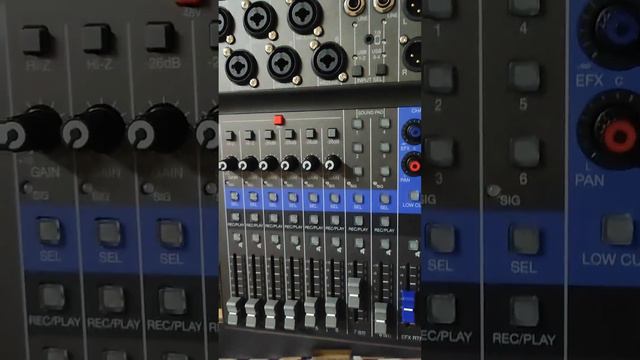 Zoom Live Trak L-8 | Unboxing смотреть онлайн