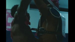 Футбольчик, мальчики походят на качков