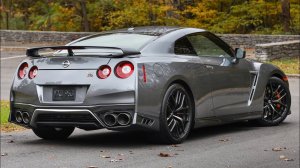 Nissan GTR: интерьер, экстерьер и привод - флагманский суперкар.