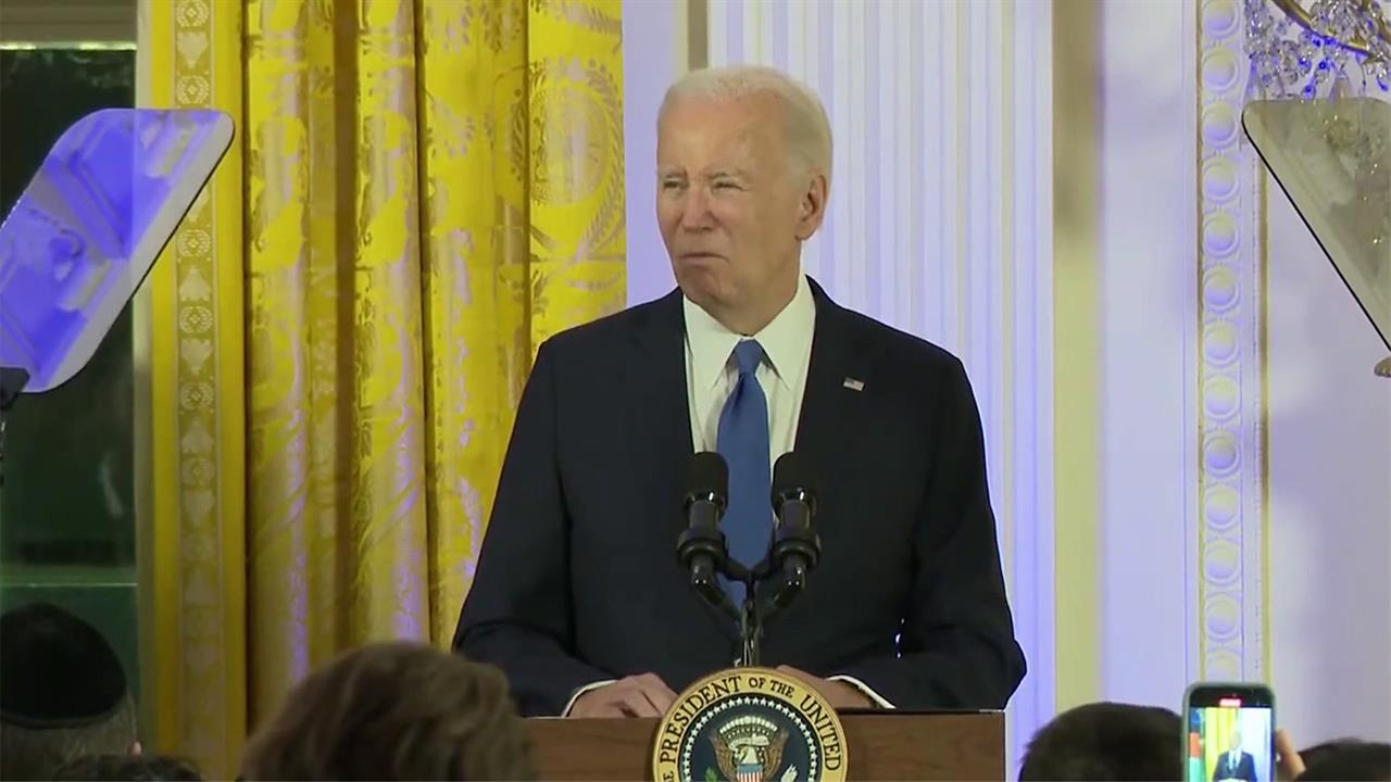 Джо Байден уверяет, что его отец, двадцать лет как покойный, пережил октябрьскую атаку ХАМАС