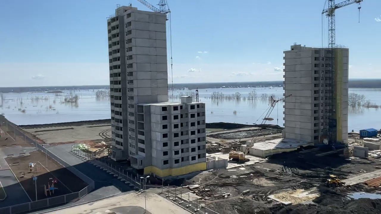 Наводнение в Оренбурге в районе улицы Уральской 13 апреля ￼
