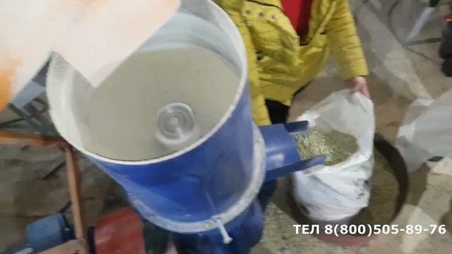 Гранулятор Соловей 6 гранулируем сенную муку. смотреть онлайн